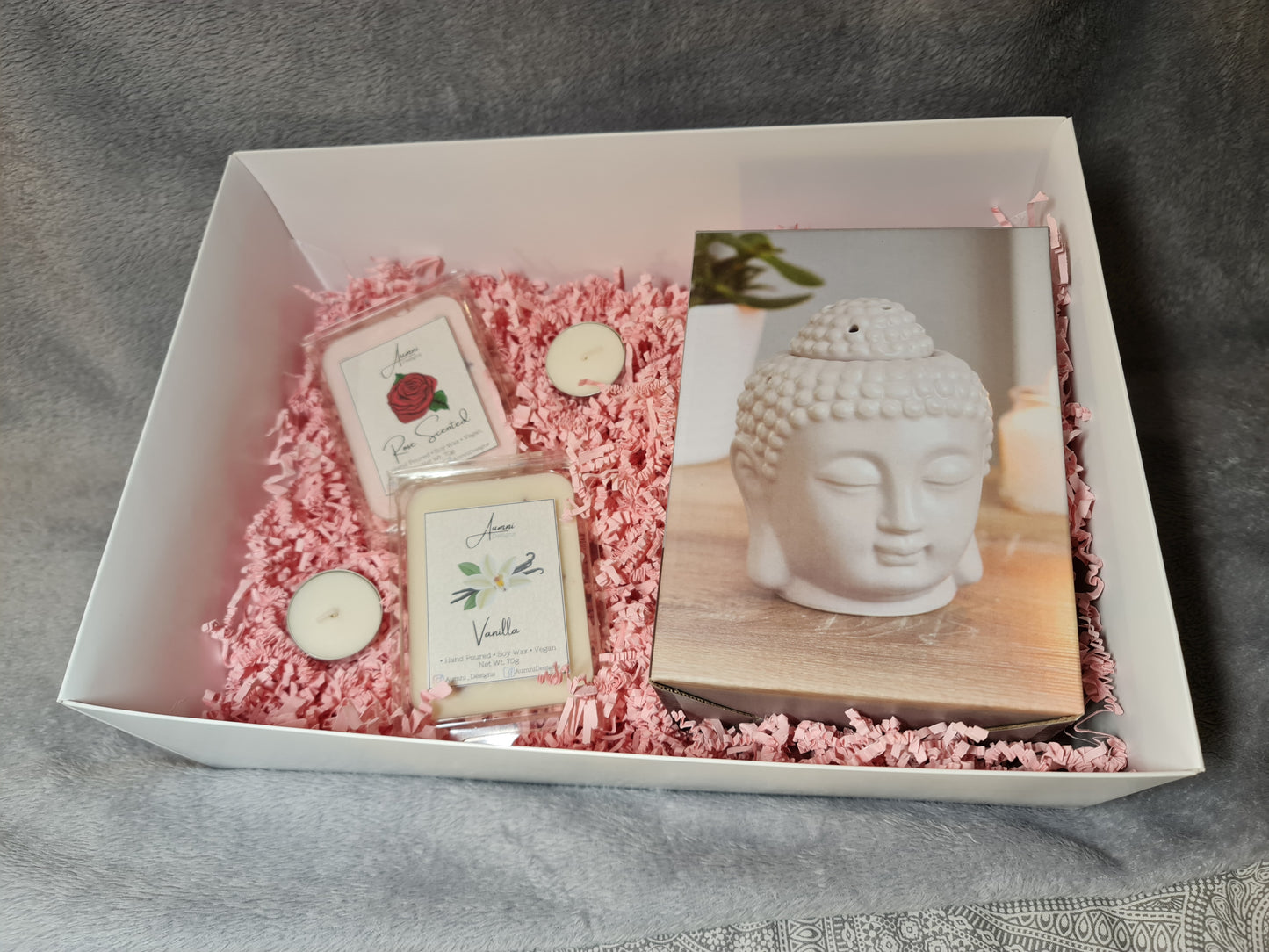 Aumni Gift Box Open